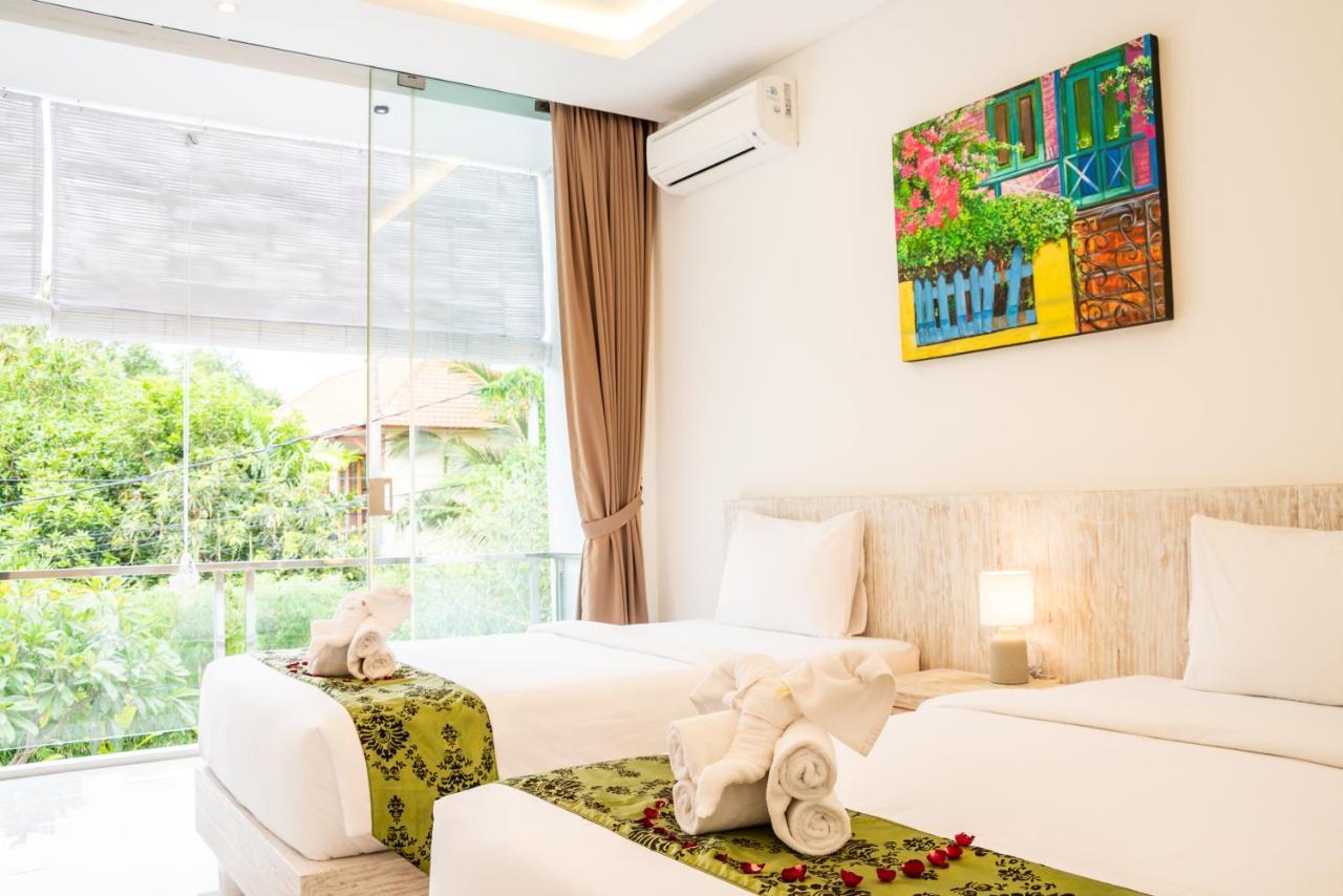 Bunga-bunga Kecil C * Seminyak (Bali)